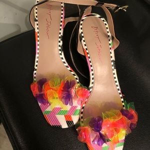 Girls, girls, girls! Come lol and rock my world!!